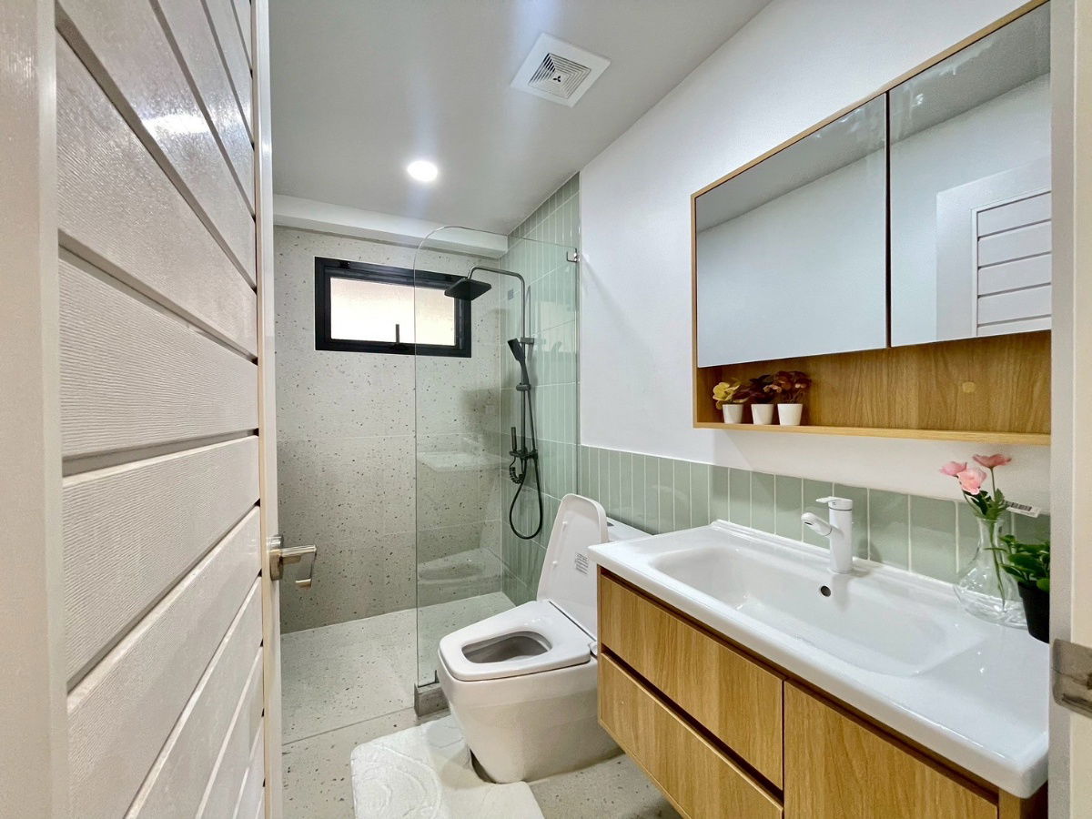 picture For sale: 2-storey detached house, Pattanakarn area, near BTS Hua Mak, 12,900,000 baht, property code: SL060 - 13/16