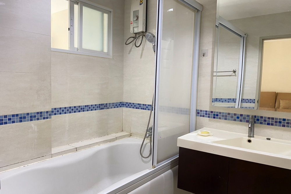 picture 🔥 Sale with tenant !!🔥 Code C20221200672......Life @ Sathorn 10, 1 bedroom, 1 bathroom, high floor 17++, South Facing, furnished, Special Deal!!📣📣 - 8/8