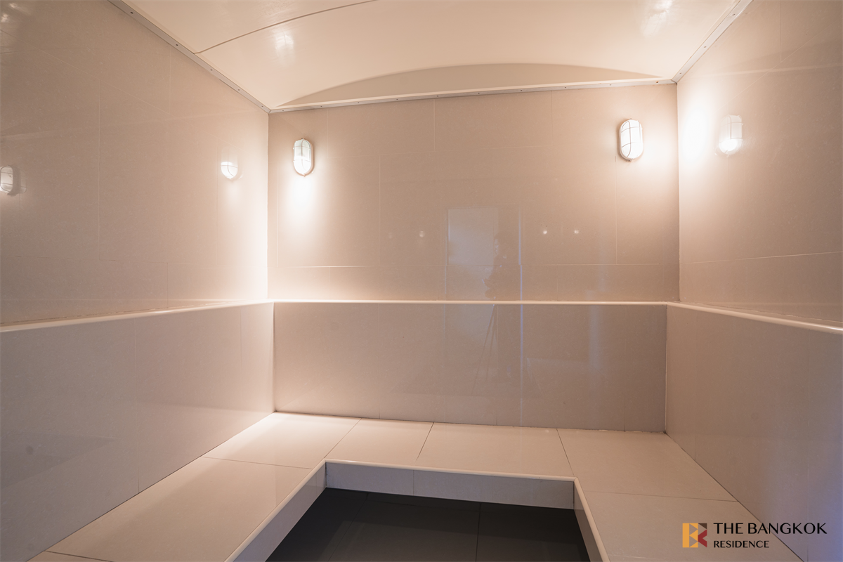 picture Ultimate Luxury Condo in Business District Piyathip Place - 4/10