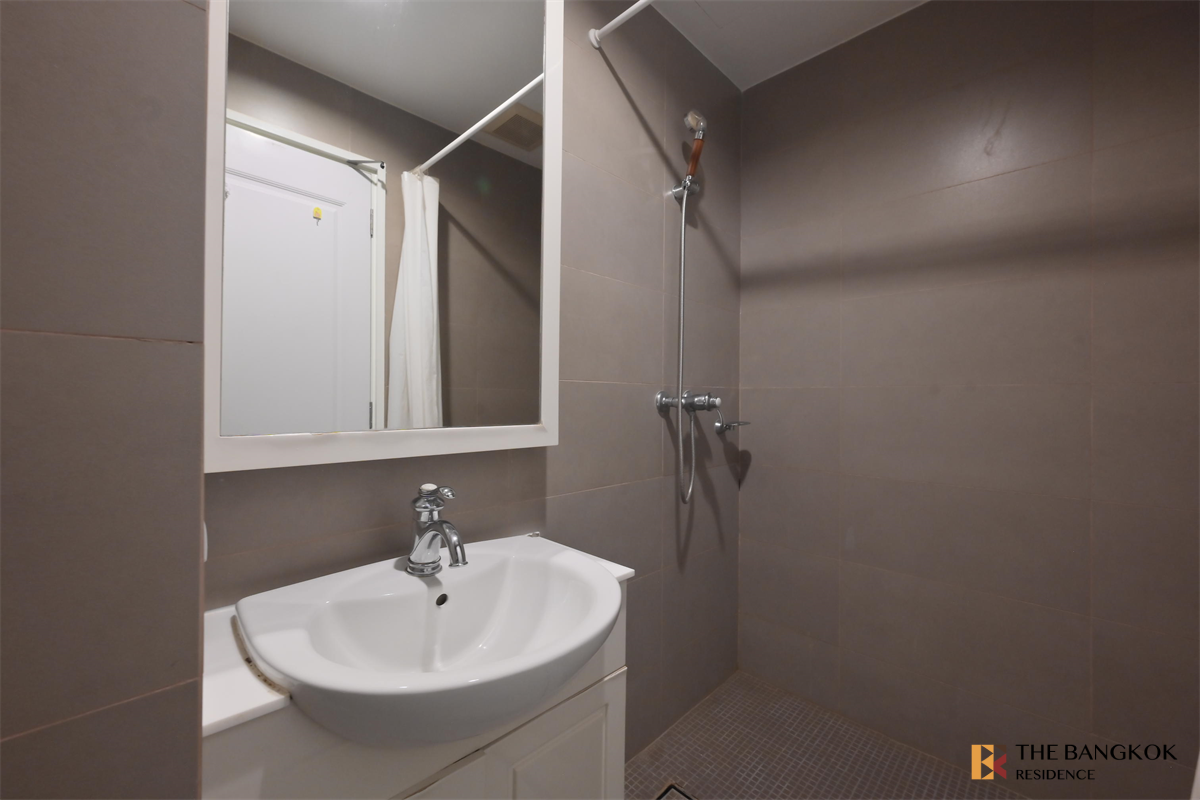 picture Condolette Dwell Sukhumvit 26  Ultimate Luxury Lifestyle with Convenience - 1/10