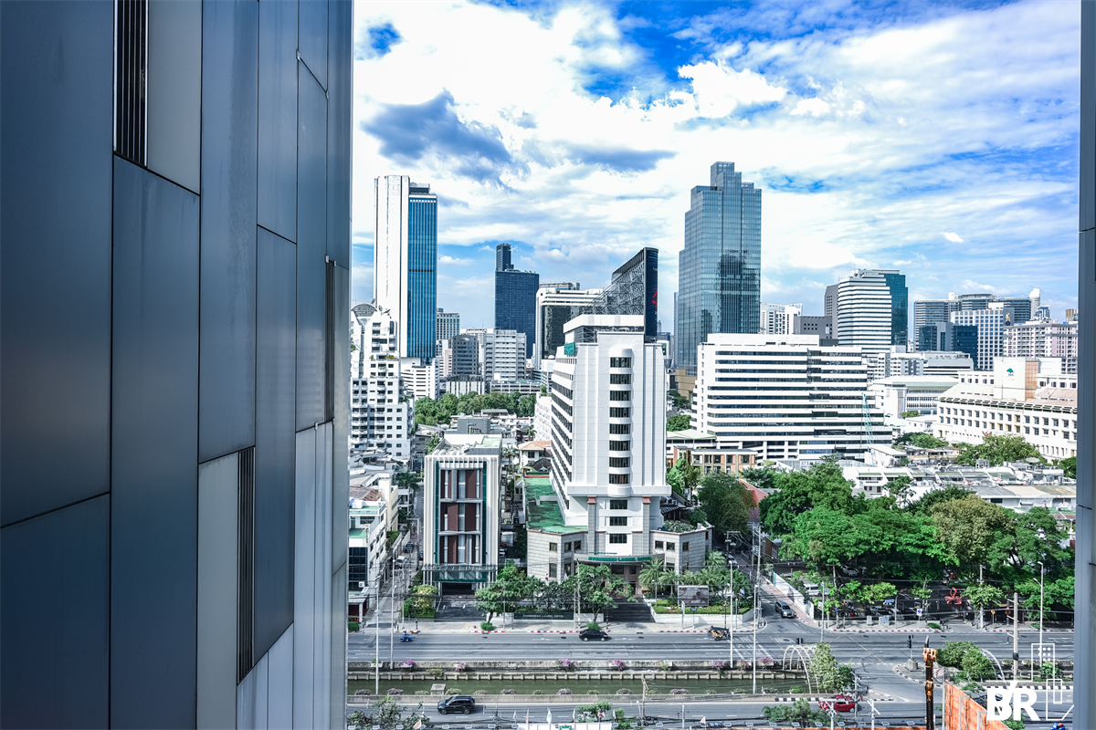 picture The Met  The Privilege of Luxury in an Economic Hub Location - 1/10