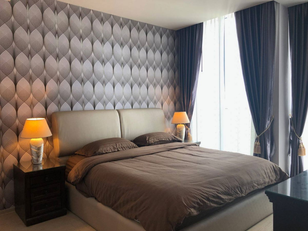 picture ♢ Nice Decoration ♢ Tower B, 30+ Floor | 2 Bedrooms, 75.45 sq.m. | Condo skywalk connect to BTS ploenchit and Central Embassy. - 9/17