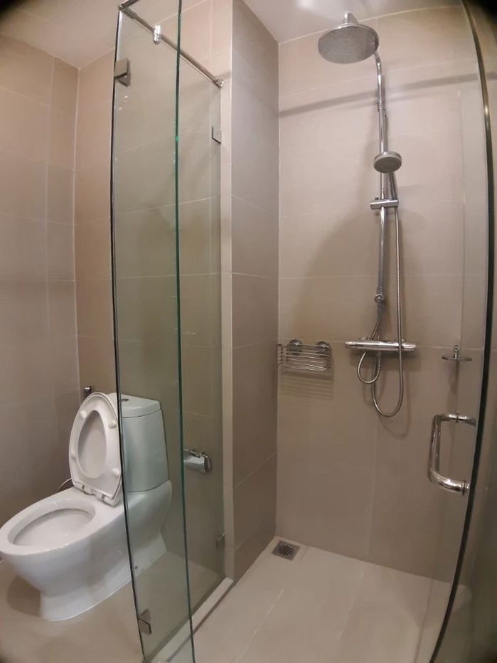 picture ♦ Best Price ♦ Tower B, 10+ Floor, Type A12 | 1 Bedroom, 46.72 sq.m. | Condo skywalk connect to BTS ploenchit and Central Embassy. - 15/18