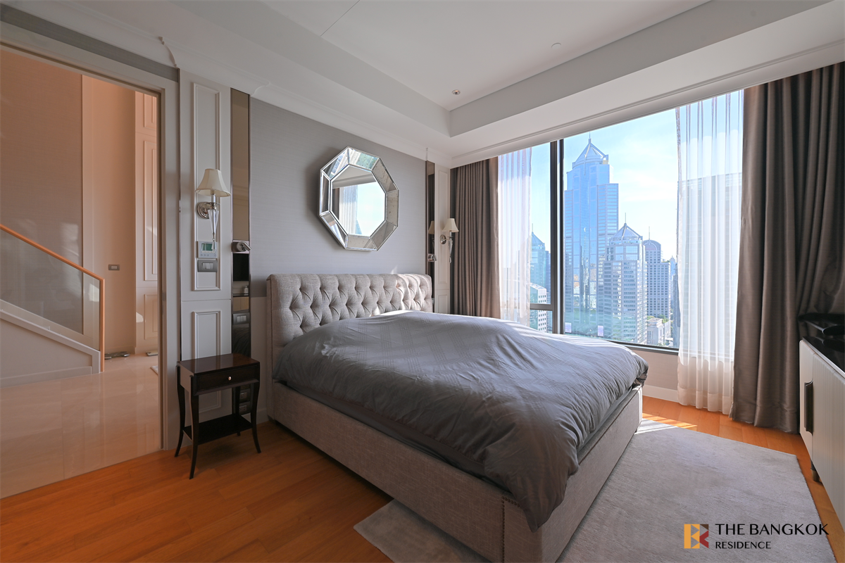 picture Luxury Unit, Ready for You Without the Wait Sindhorn Residence - 3/10
