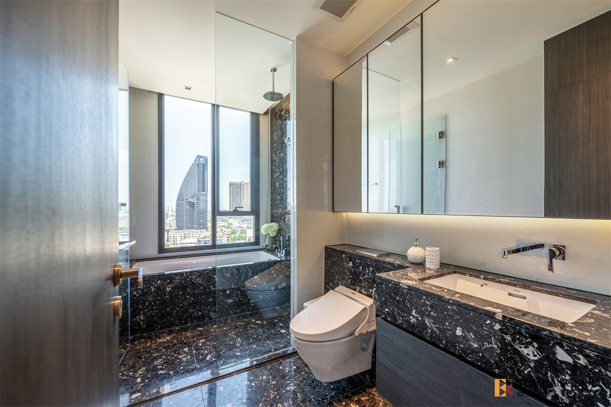 picture The Privilege of Luxury in an Economic Hub Location Beatniq Sukhumvit 32 near BTS Thong Lo - 2/10