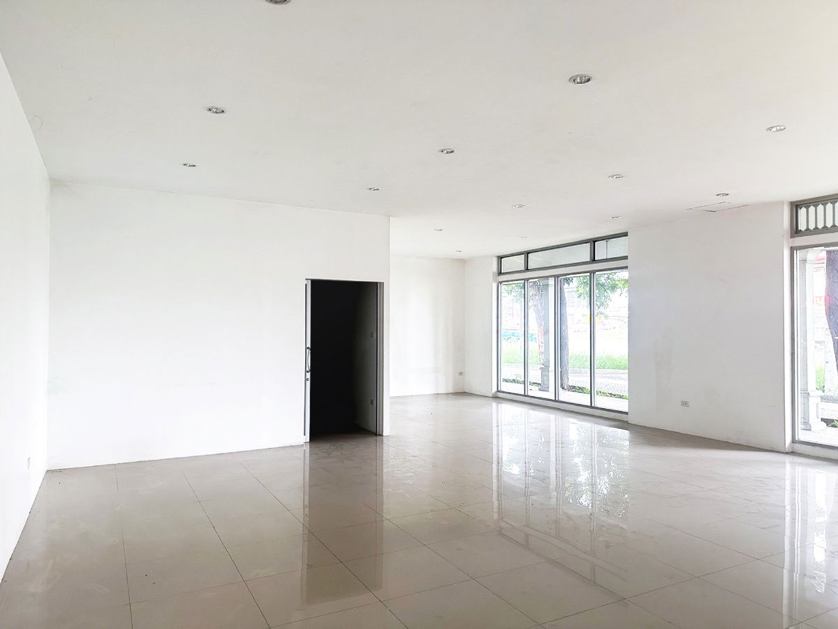 รูป ให้เช่า ออฟฟิศ สำนักงาน Office ไอเพลส แหลมฉบัง ติดถ.สุขุมวิท อ.ศรีราชา จ.ชลบุรี - รูปที่ 3/7