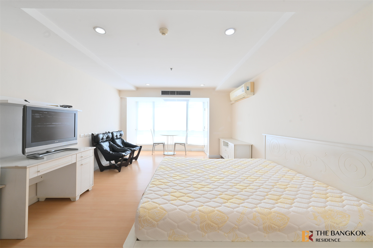 picture Convenient Travel, Great Value per Square Meter The Trendy Condominium near BTS Asok - 7/10
