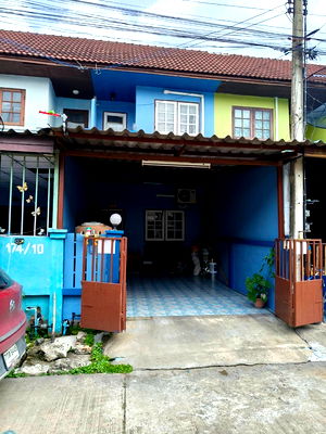 ทาวน์โฮม ลาดหลุมแก้ว ปทุมธานี : ขายทาวเฮ้าส์ 2 ชั้น หมู่บ้านฉัตรไพลิน ลาดหลุมแก้ว ปทุมธานี