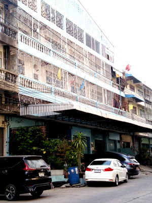 สำนักงาน เซ็นทรัล พระราม 2 : สำนักงานพร้อมโกดังสร้างเต็มพื้นที่