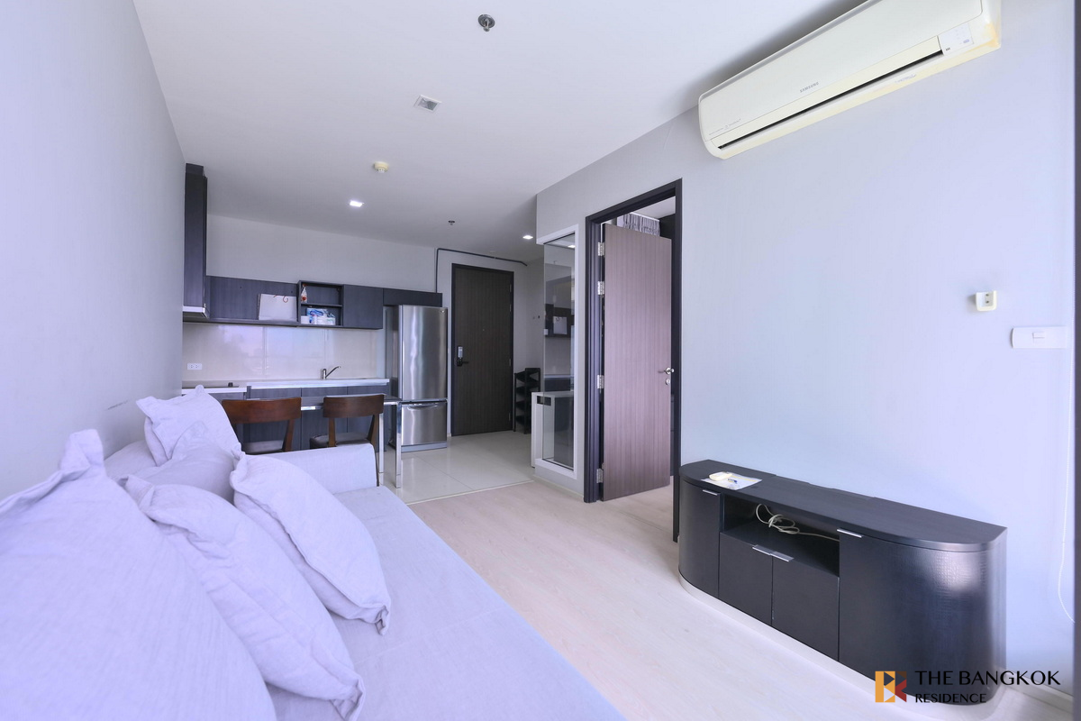 picture RHYTHM Sukhumvit 44/1 near BTS Phra Khanong The Privilege of Luxury in an Economic Hub Location - 3/10