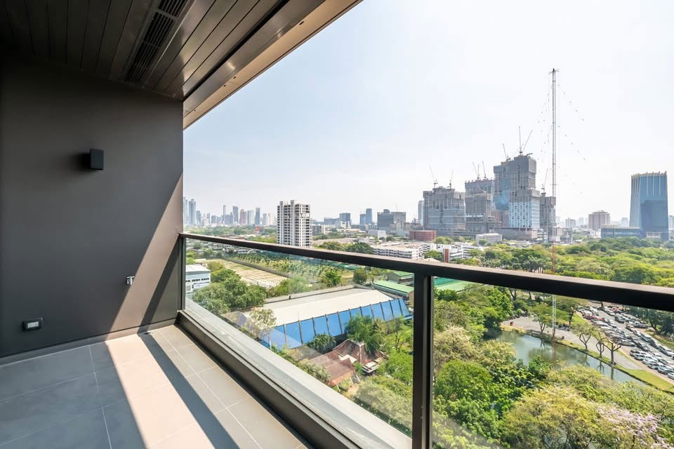 picture Room for rent at Sindhorn Tonson - 15/16