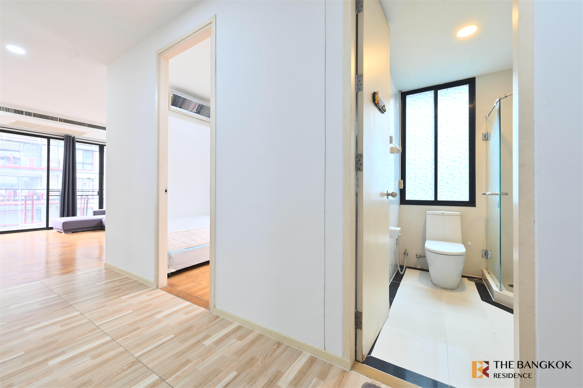 picture Amanta Ratchada near MRT Cultural Center of Thailand Station Condo in CBD, Below Market Price - 2/10