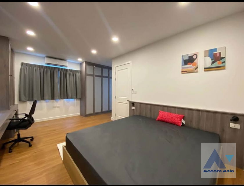 รูป 🔼🔽 AccomA 📩 Fully Furnished,Newly renovated,Pet friendly 4 BR Townhouse @Plus Park Avenue Lasalle - Srinakarin (AA42913) - รูปที่ 11/17