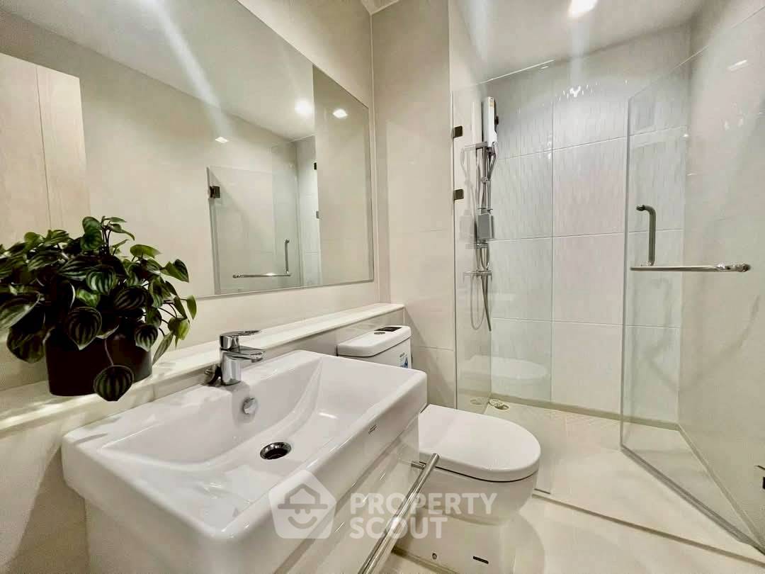 picture 2-BR Condo at Life One Wireless near BTS Phloen Chit (ID 2091931) - 12/12