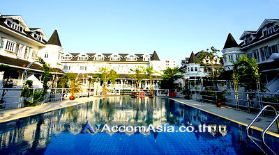เช่าทาวน์โฮม ซอยแบริ่ง (สุขุมวิท 107) : 🔼🔽 AccomA 📩  3 BR Townhouse @Fantasia Villa 2 (AA30122)
