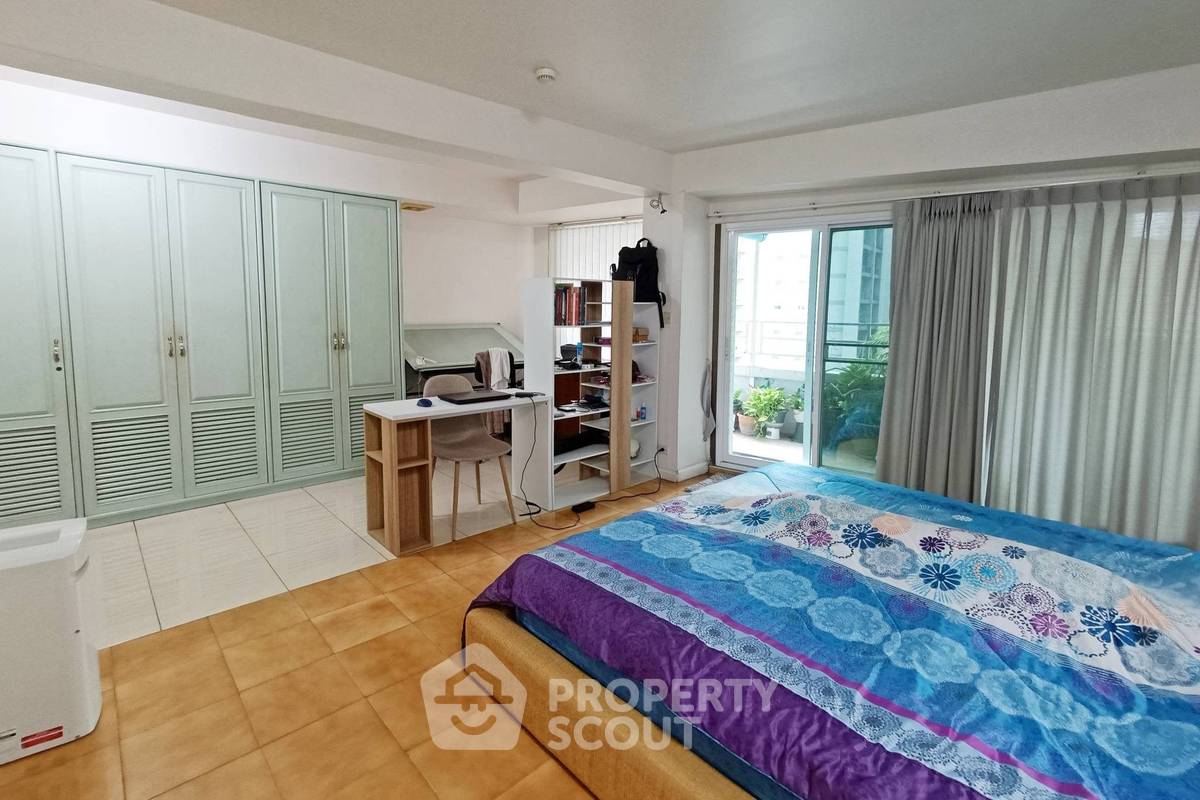 picture 4-BR Duplex at Premier Condominium near BTS Phrom Phong (ID 1939650) - 4/14