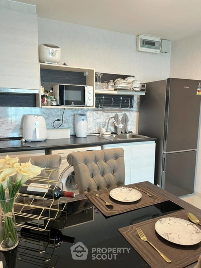 picture 2-BR Condo at Life Ratchadapisek near MRT Huai Khwang (ID 1541819) - 4/12