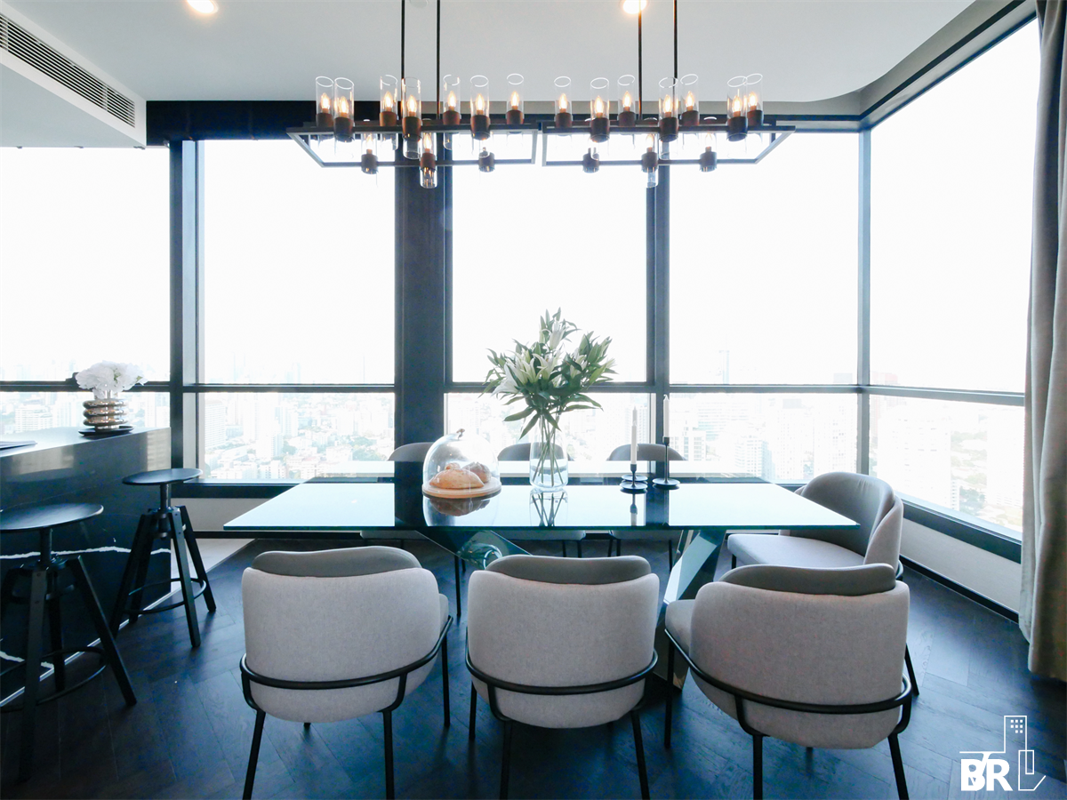 picture The Esse Sukhumvit 36  Luxury Condo in Central City Location - 1/10