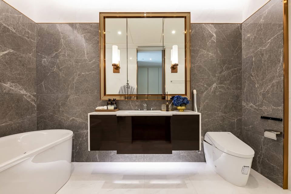 picture Room for rent at Sindhorn Tonson - 13/16