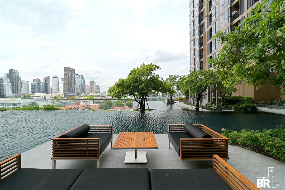 picture Oka Haus Sukhumvit 36 Ultimate Luxury Lifestyle with Convenience - 5/9