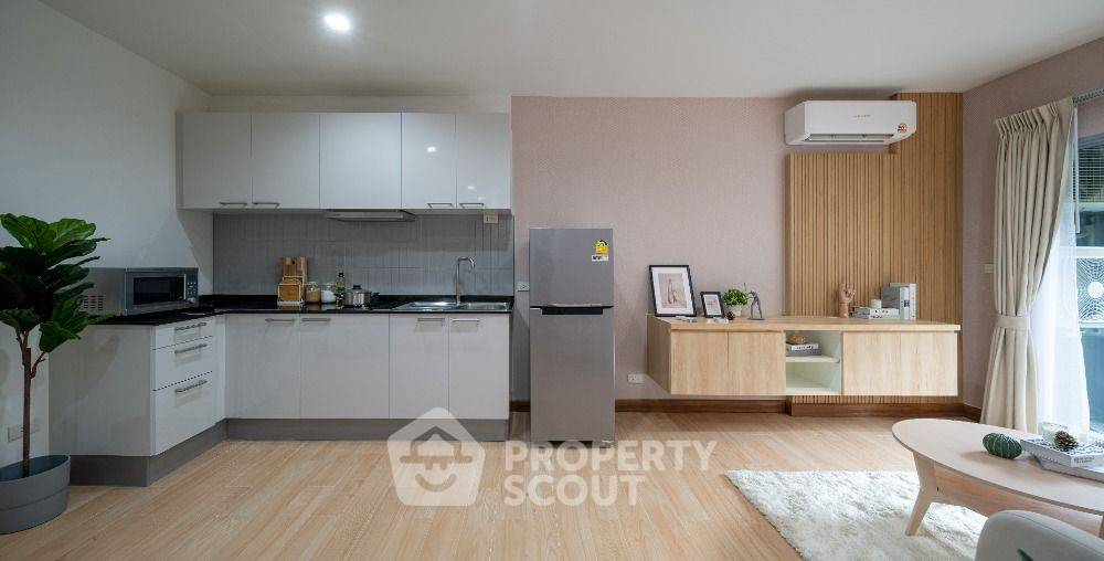 picture 2-BR Condo at The Seed Musee Sukhumvit 26 near BTS Phrom Phong (ID 1573887) - 3/44
