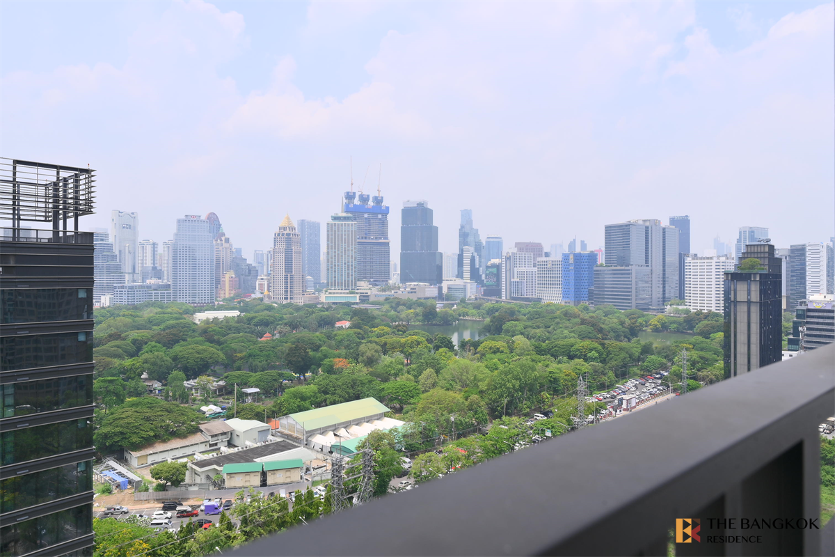 picture Muniq Langsuan  The Privilege of Luxury in an Economic Hub Location - 3/10