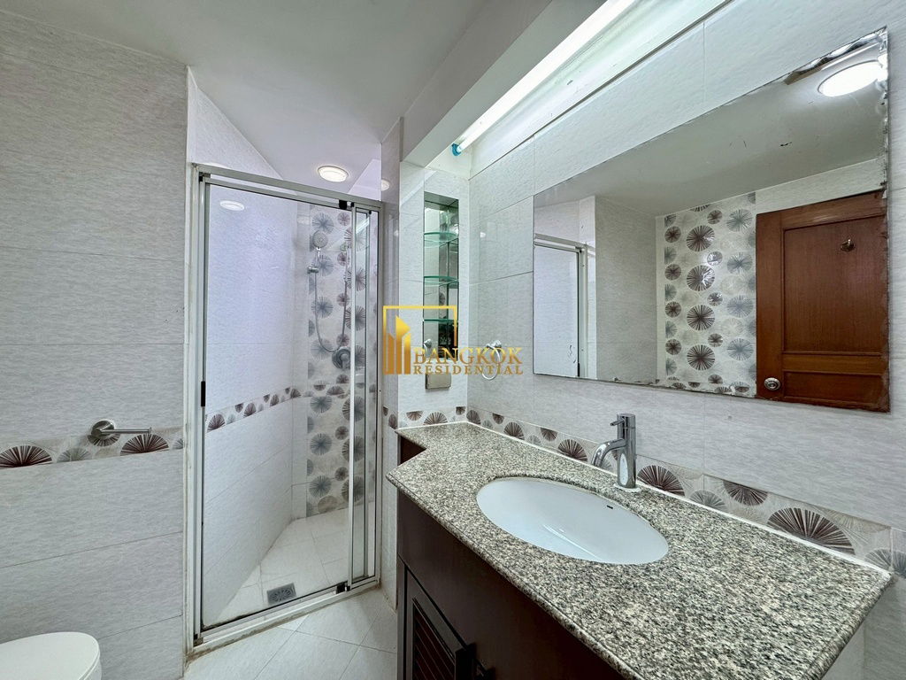 รูป President Park - Very Spacious 3 Bed Condo in Phrom Phong - BR18219CD - รูปที่ 24/43