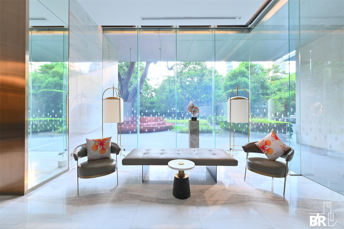 picture KRAAM Sukhumvit 26 Luxury Condo in Central City Location near BTS Phrom Phong - 1/9