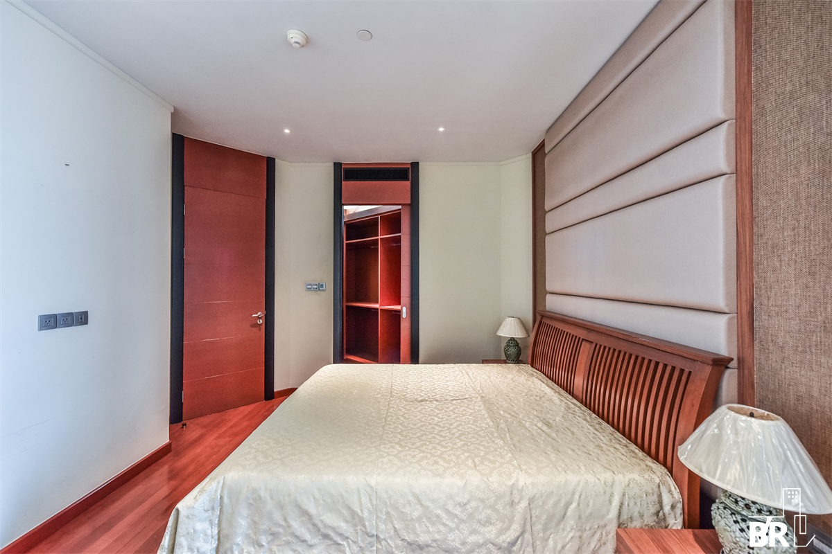 picture Luxuriously Elevated Unit The Infinity near BTS Saint Louis - 1/10