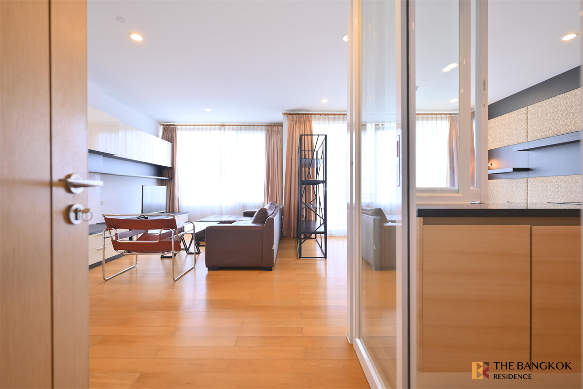 picture Luxury Condo at Special Price Wind Sukhumvit 23 near MRT Sukhumvit Station - 1/10