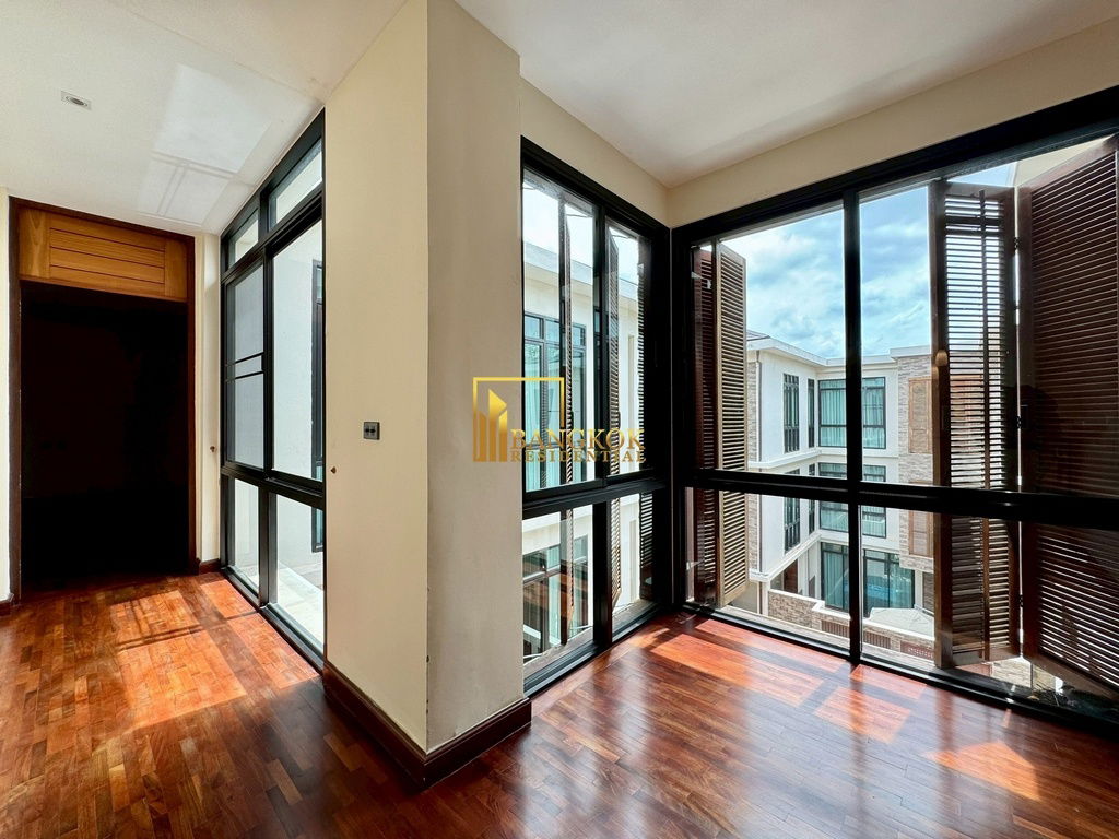 รูป EM Villa - 3 Storey 4 Bedroom House With Pool in Phrom Phong - BR7508SH - รูปที่ 47/60