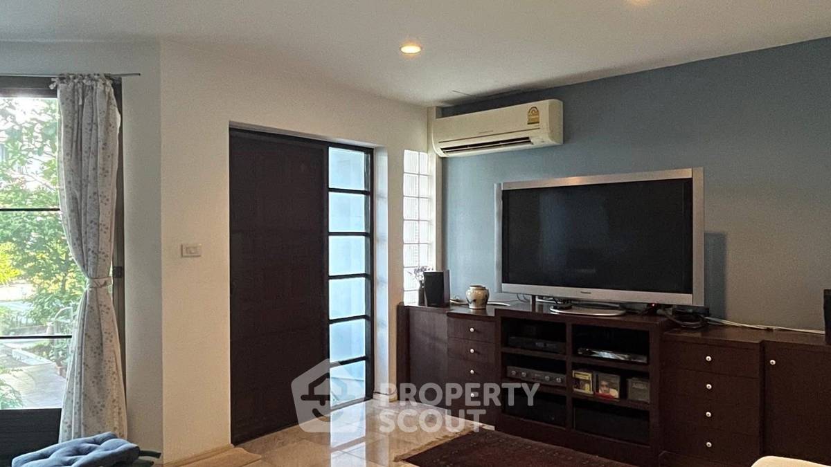 รูป ทาวน์เฮาท์ 4-ห้องนอน ใน ช่องนนทรี (ID 2204276) - รูปที่ 7/12