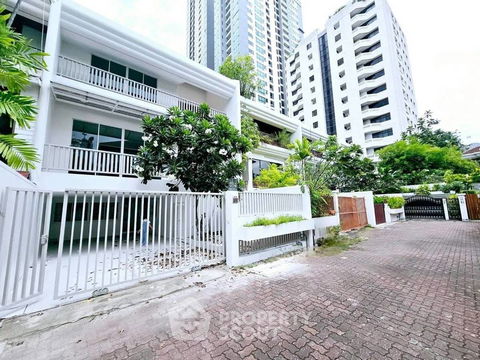 ทาวน์เฮาท์ 4-ห้องนอน ใกล้ MRT สุขุมวิท (ID 2098222)
