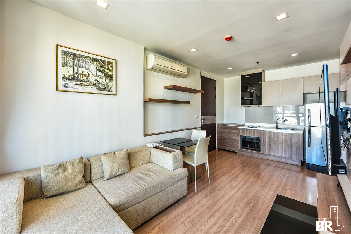 picture Luxuriously Elevated Unit RHYTHM Sathorn near BTS Saphan Taksin - 10/10