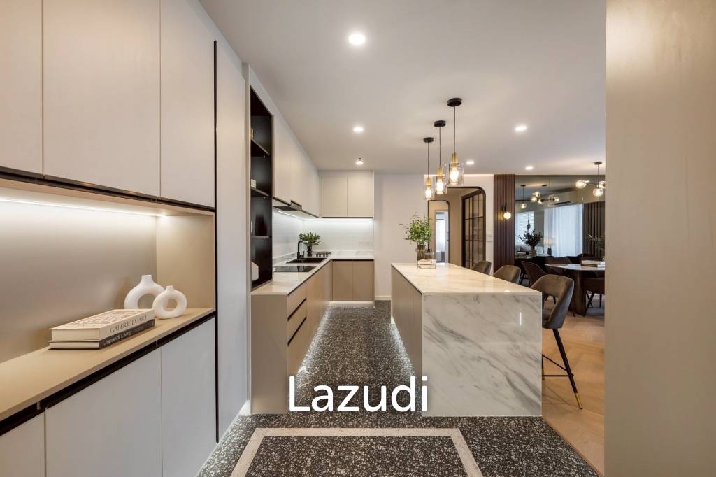 รูป 4 Bed 2 Bath 140 SQ.M The Executive Regent - รูปที่ 11/17