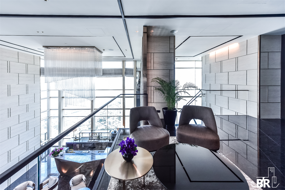 picture Four Seasons Private Residences  Ultimate Luxury Lifestyle with Convenience - 5/9