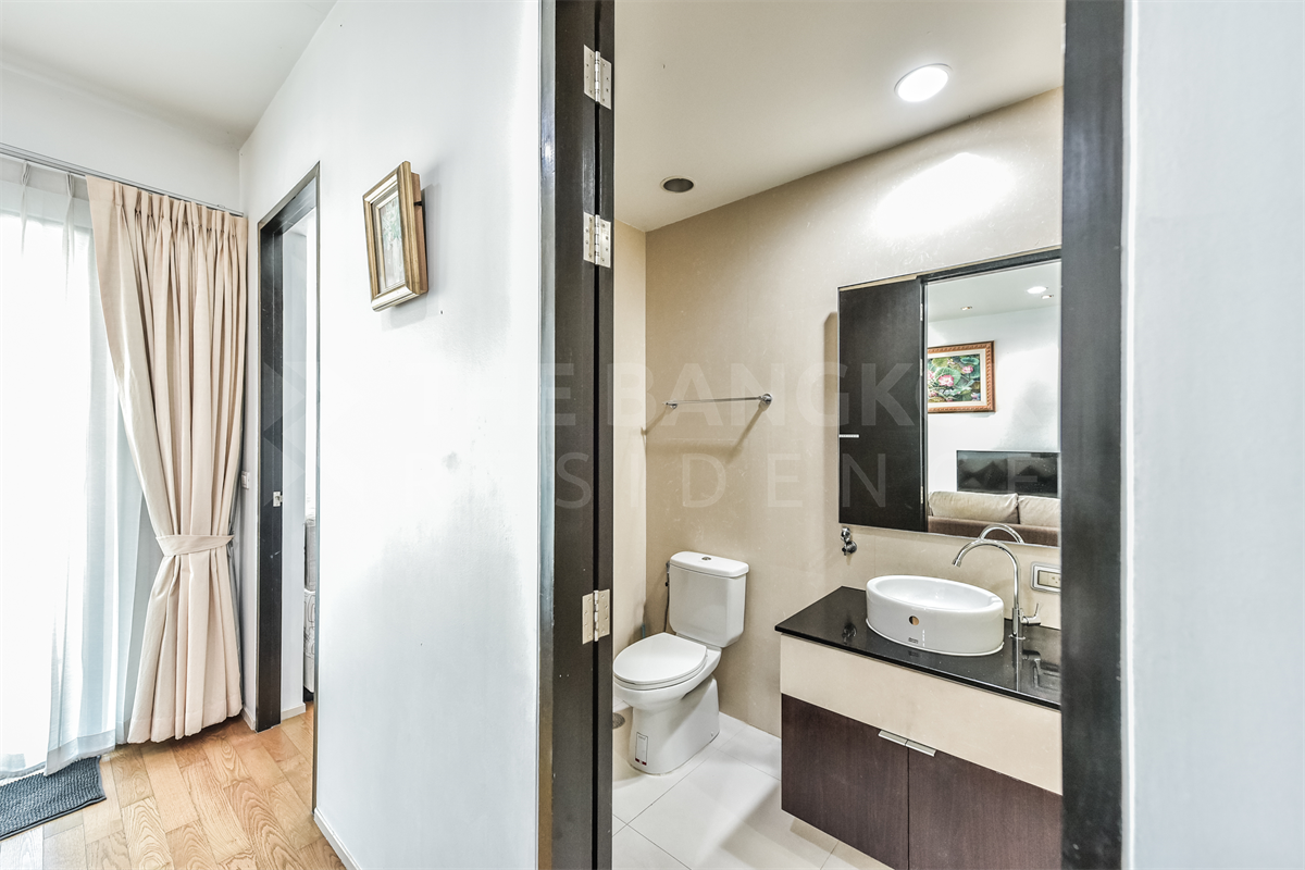 picture Ultimate Luxury Lifestyle with Convenience The Madison Condominium Sukhumvit 41 near BTS Phrom Phong - 5/10