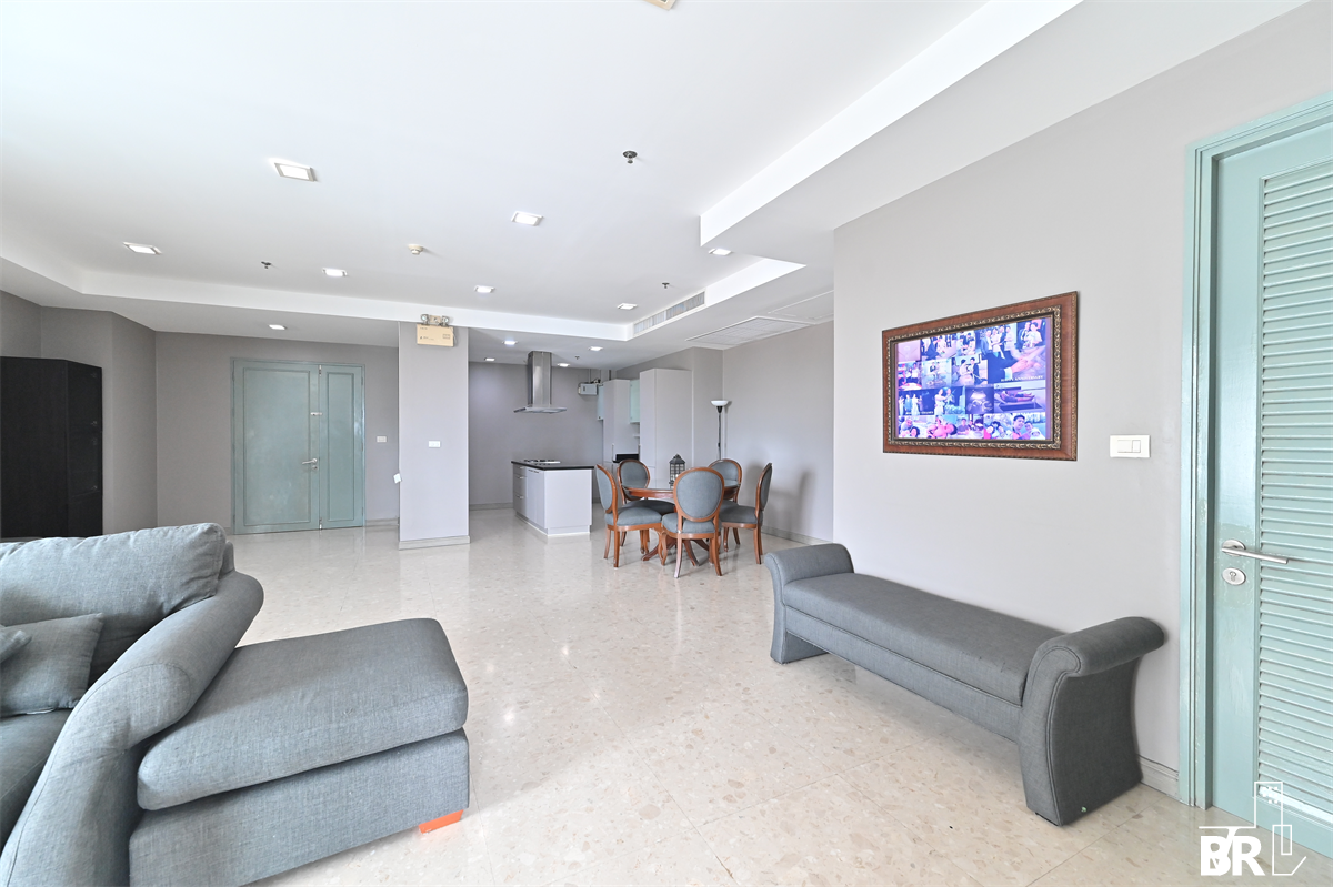 picture Nusasiri Grand Condo Luxuriously Elevated Unit near BTS Ekkamai - 2/10