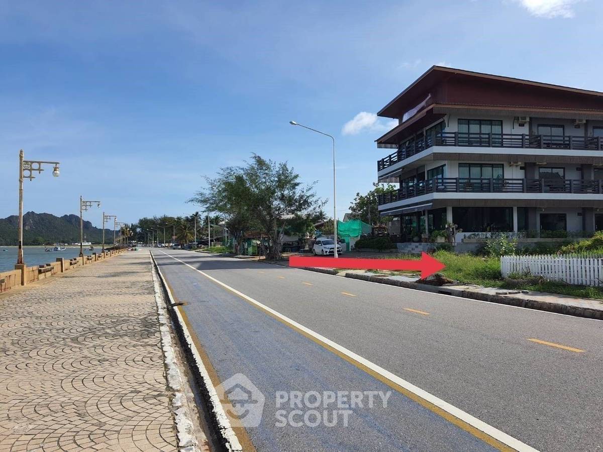 picture 800 m² Land for Sale in Mueang Prachuap Khiri Khan (ID 1846018) - 3/5