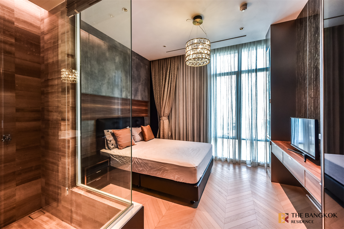 picture Four Seasons Private Residences  Luxuriously Elevated Unit - 7/10