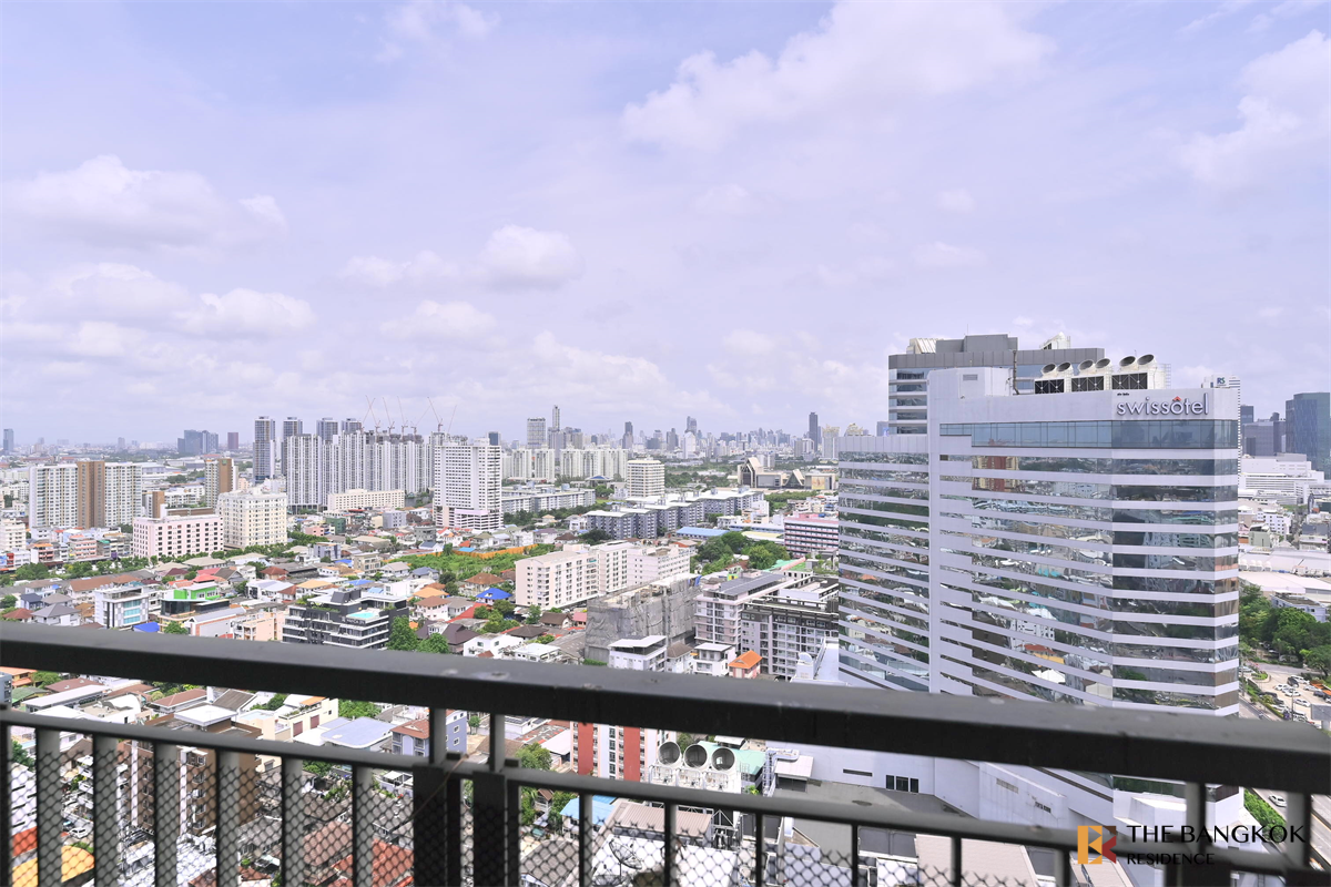 picture RHYTHM Ratchada-Huaikhwang Luxurious Design, Elevated Atmosphere near MRT Huai Khwang Station - 3/10