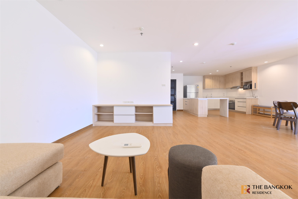 picture Baan Suanpetch near BTS Phrom Phong Luxury Condo Ready to Move-in at the Best Location - 5/10