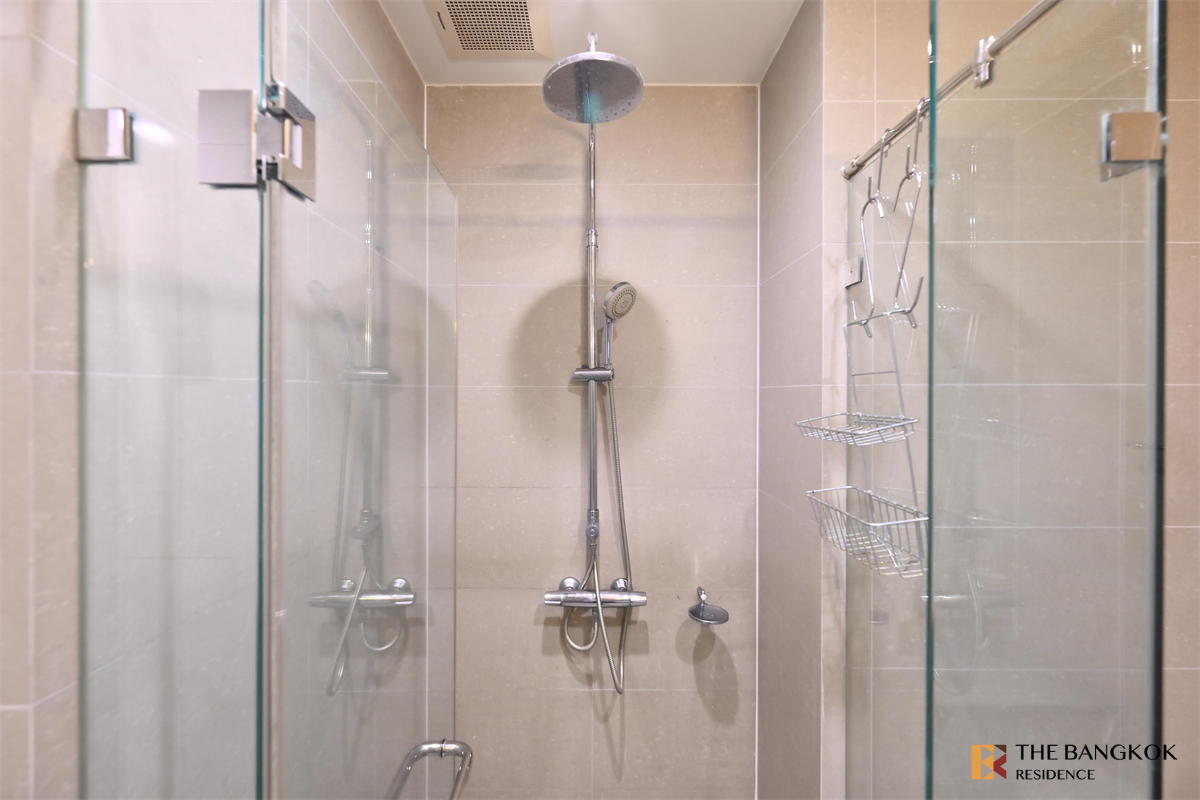 picture Noble Ploenchit near BTS Phloen Chit Premium Luxury Condo in Prime Location - 3/10