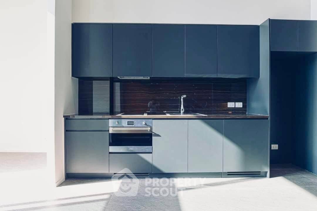 picture 2-BR Condo at The Lofts Silom near BTS Surasak (ID 725884) - 4/12