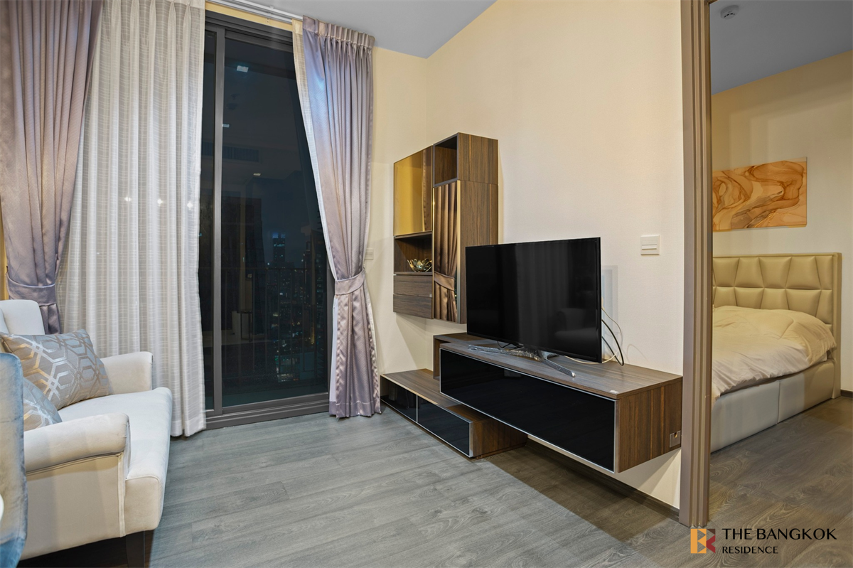 picture Edge Sukhumvit 23 Live the Luxury Style in a High-potential Location near BTS Asok - 3/9