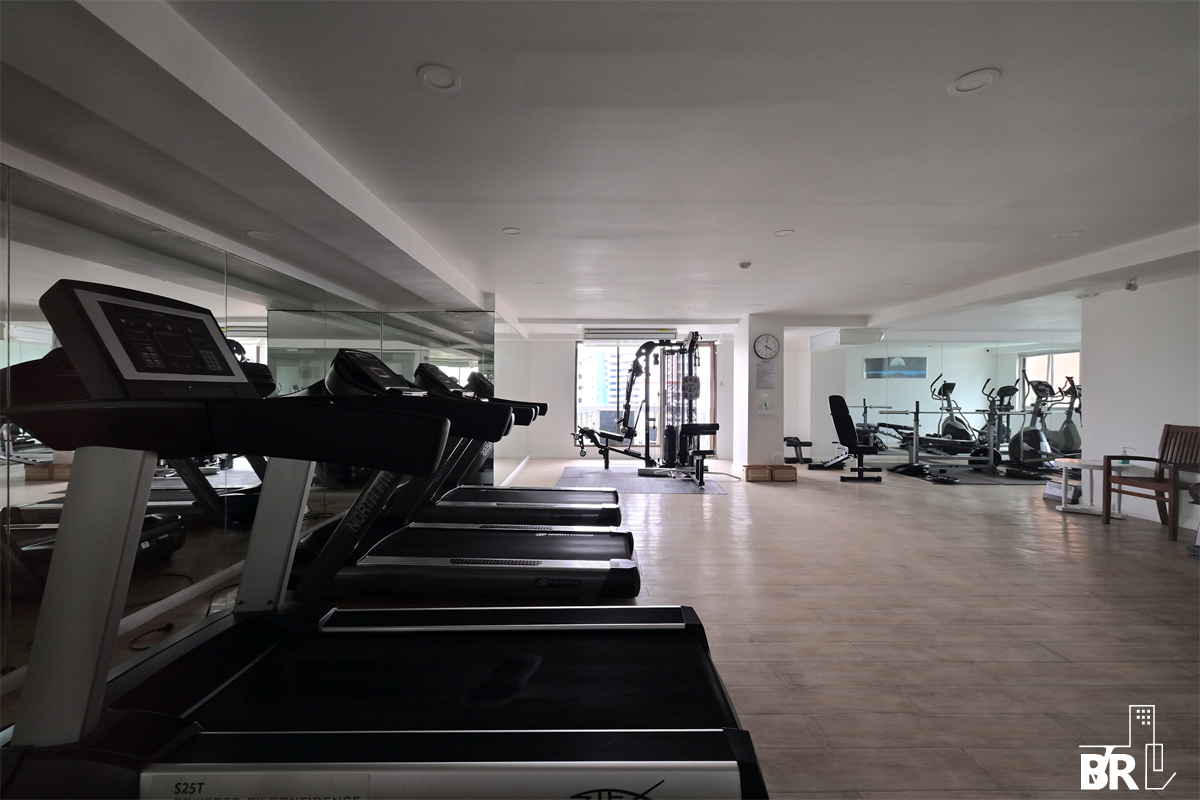 picture Royal Castle Sukhumvit Luxuriously Elevated Unit near BTS Phrom Phong - 2/9