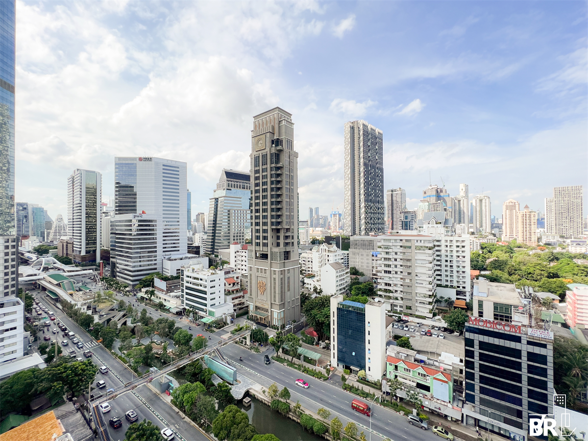 picture The Empire Place  Luxury Condo in Central City Location - 10/10