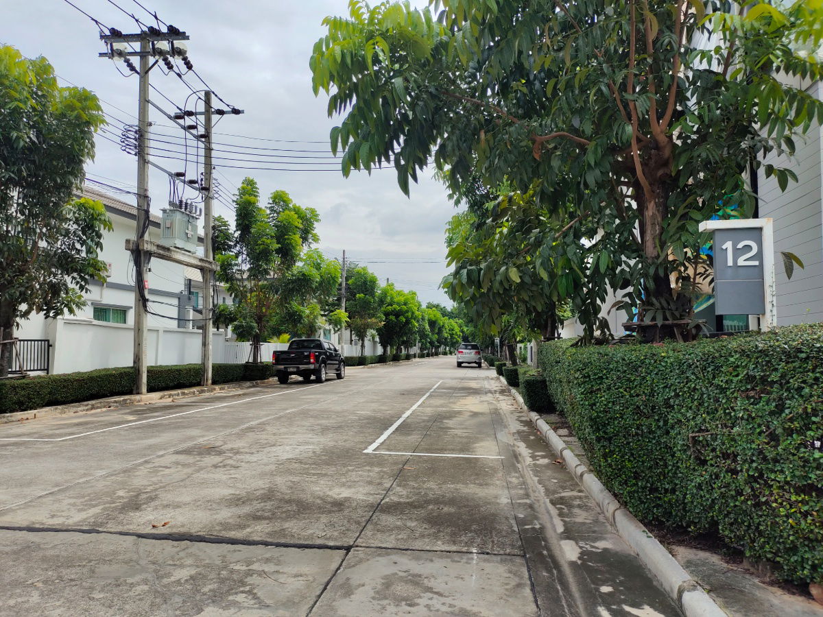 picture [For Sale] Single detached house, corner house, Groove Ville Bangna project, km. 10, near Mega Bangna, expressway and community area. - 7/32