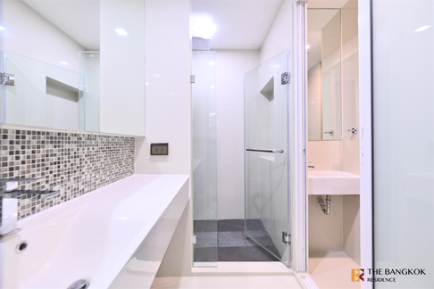 RHYTHM Sukhumvit 44/1 Ultimate Luxury Lifestyle with Convenience near BTS Phra Khanong
