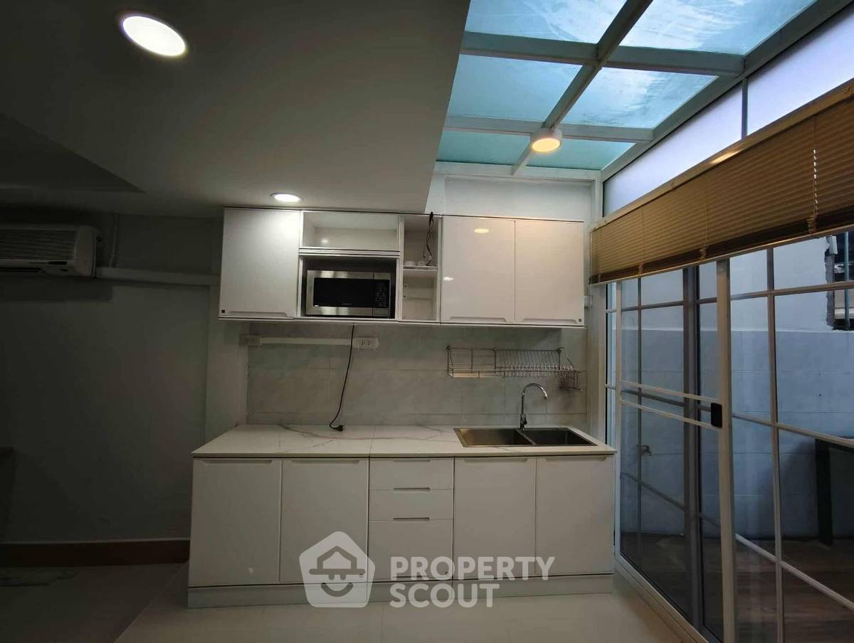 รูป ทาวน์เฮาท์ 3-ห้องนอน ใกล้ BTS ห้าแยกลาดพร้าว (ID 2035788) - รูปที่ 20/21
